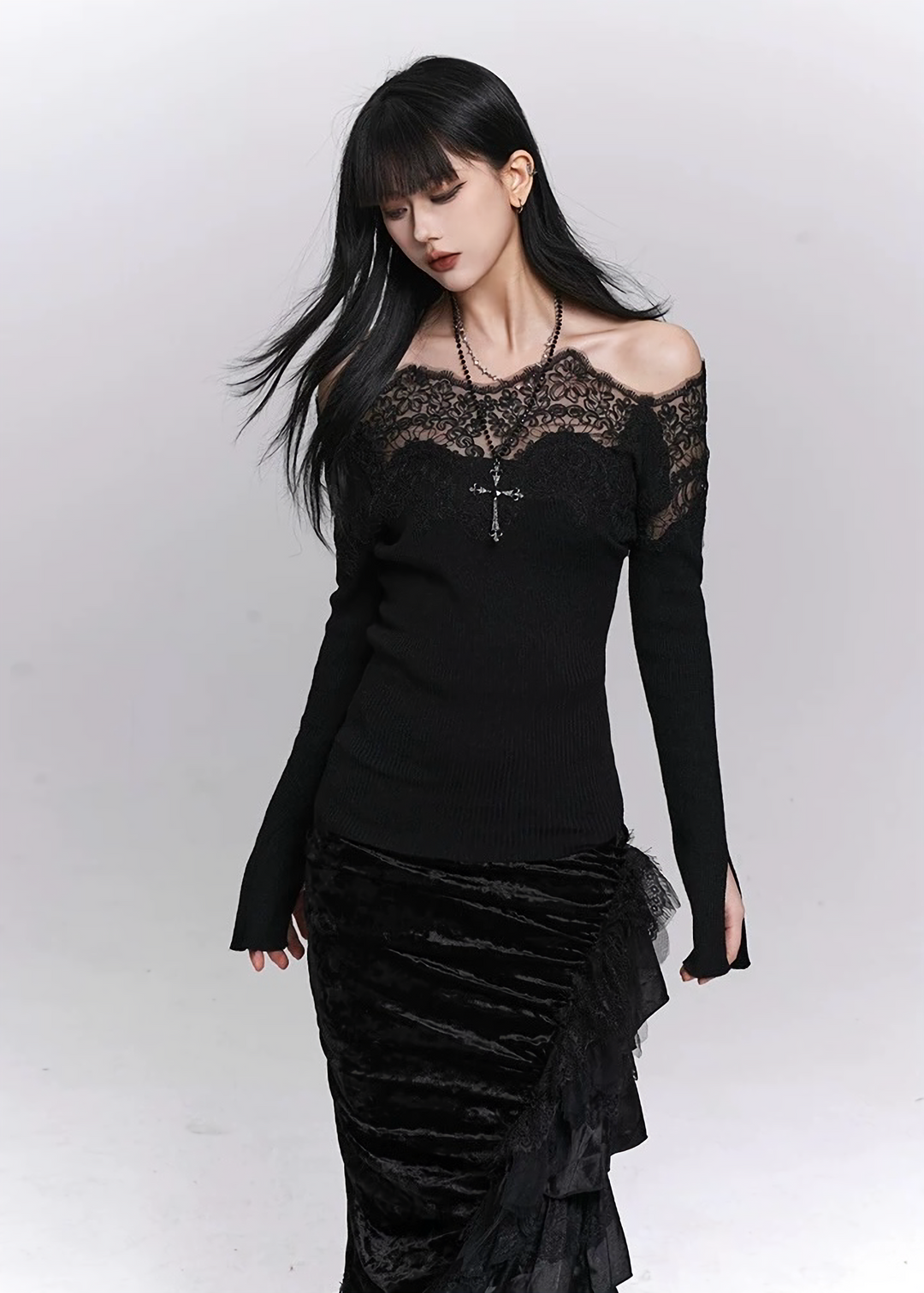 SHADOW LACE OFF-SHOULDER KNIT TOP / LG1487