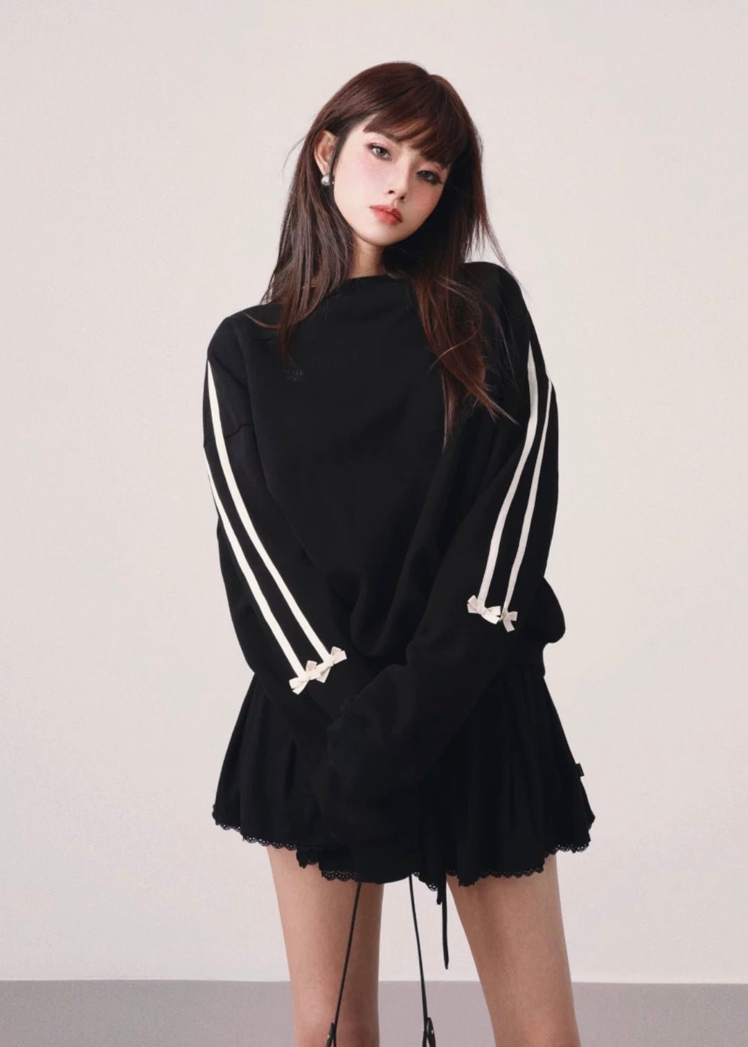 line ribbon sweatshirt / mu1120