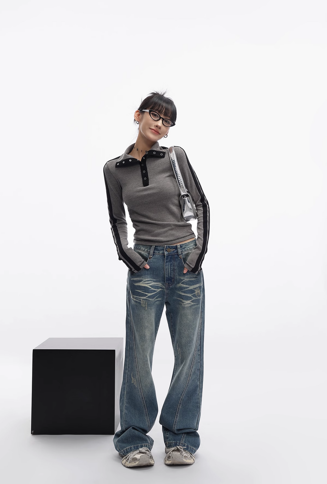 Slim fit double bar stripe long t-shirt/as1109 & loose wash micro flare jeans/as1110 set