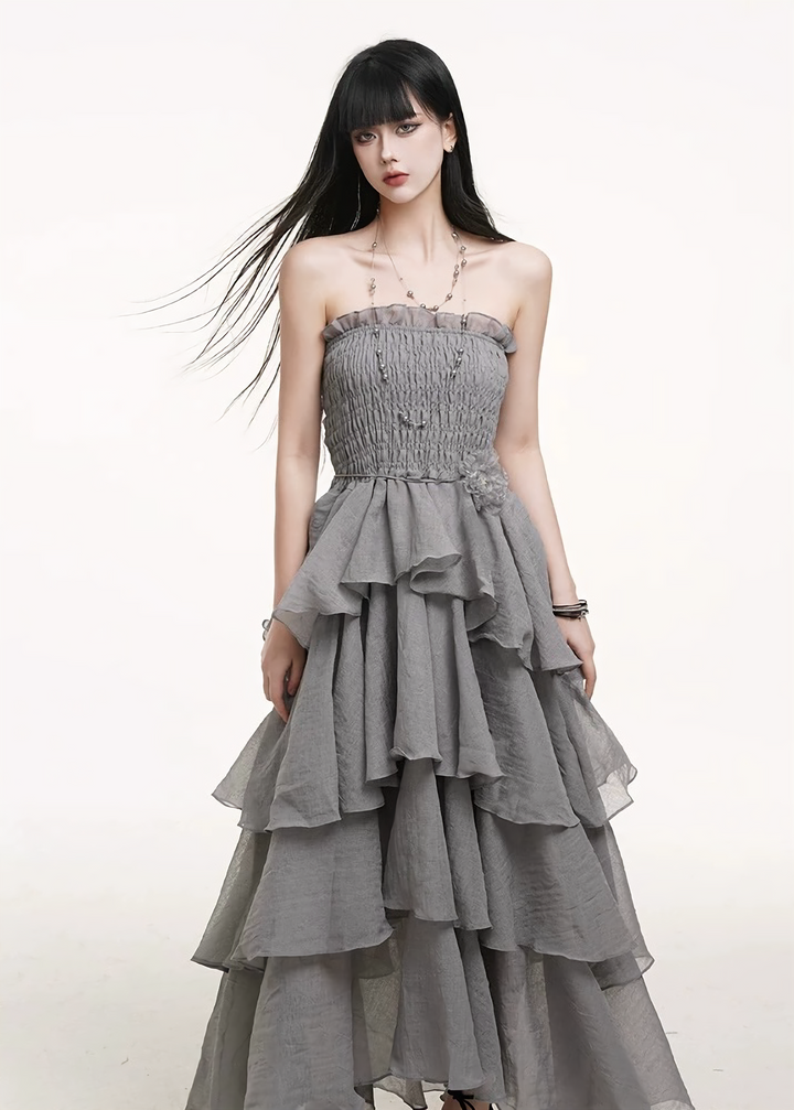 Shirred tiered dress / lg1255_e4r