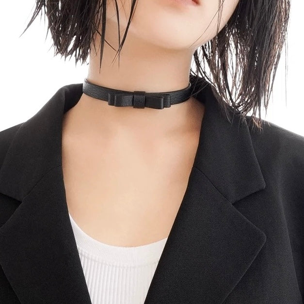 Bow collar black goatskin choker / a1103