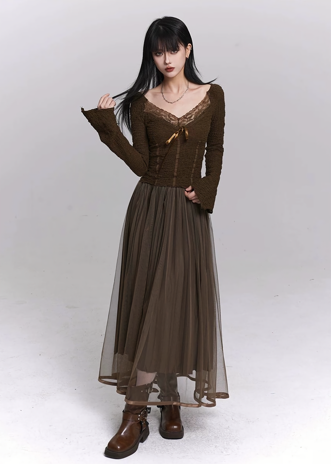 Lace V-Neck Bell Sleeve Top / LG1510