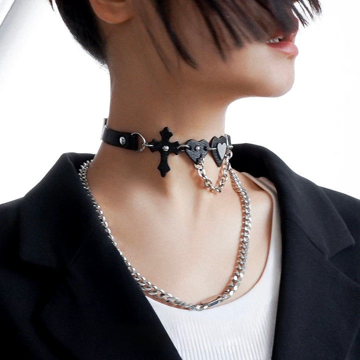 Dark cross love heart rivet choker / A1108