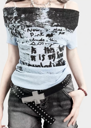 GRUNGE OFF SHOULDER GRAPHIC TOP / LG1620