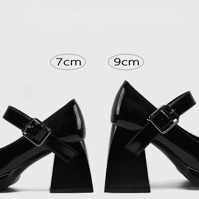 Glossy Strap Heel Pumps / V1137