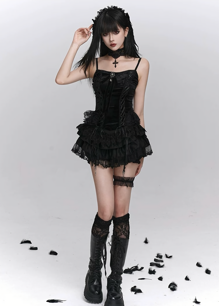 Gothic Lace Camisole &amp;amp; Frill Skirt Set + Flare Sleeve Cardigan / LG1404