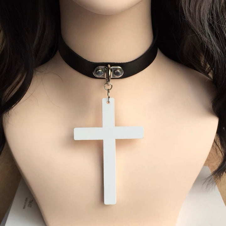 GOTHIC WOODEN CROSS CHOKER / A1158