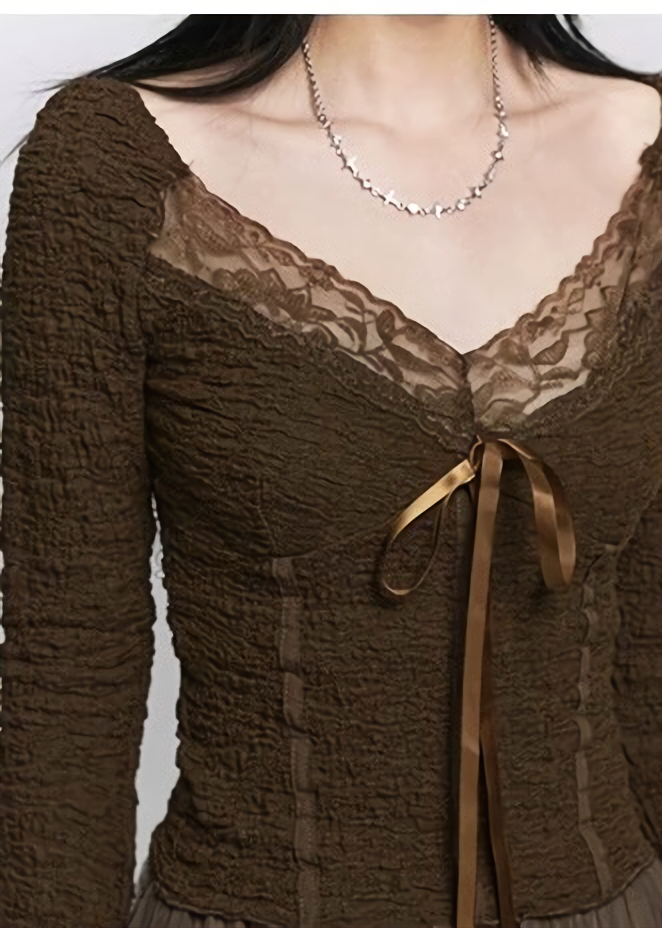 Lace V-Neck Bell Sleeve Top / LG1510