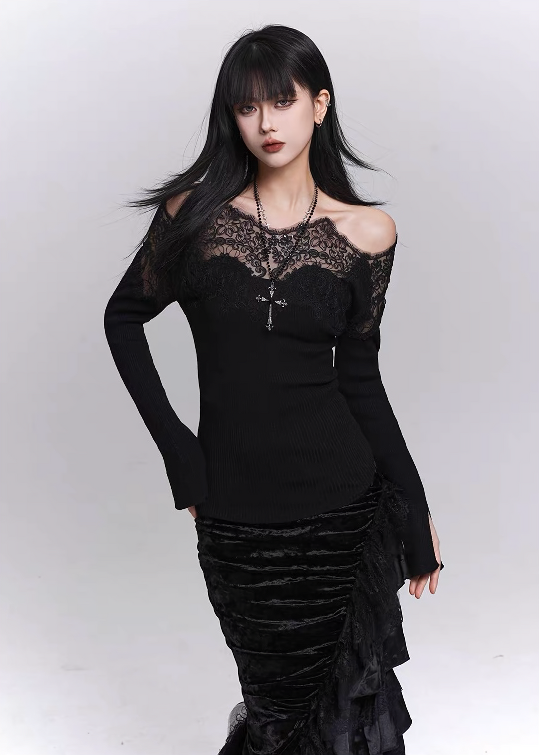 SHADOW LACE OFF-SHOULDER KNIT TOP / LG1487