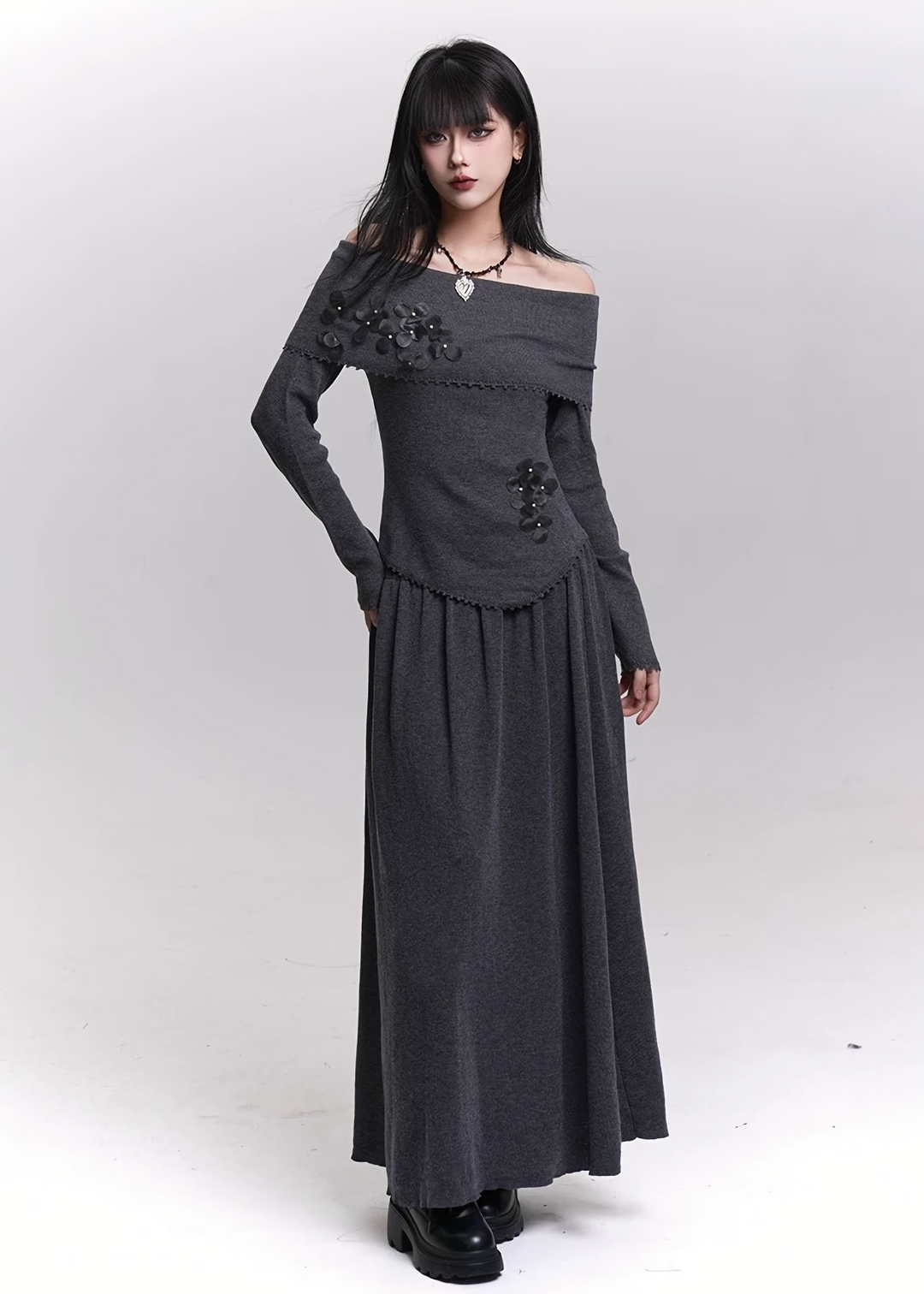 OFF-SHOULDER PETAL-APPLIQUÉ LONG ONE-PIECE / LG1459