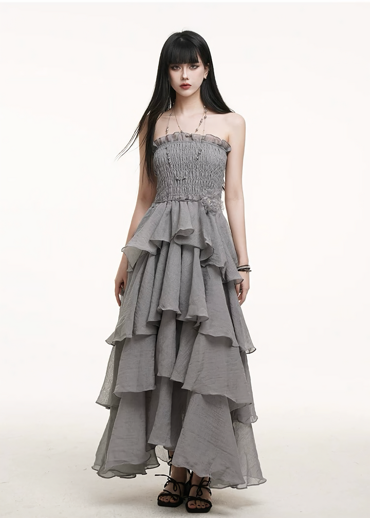 Shirred tiered dress / lg1255_e4r