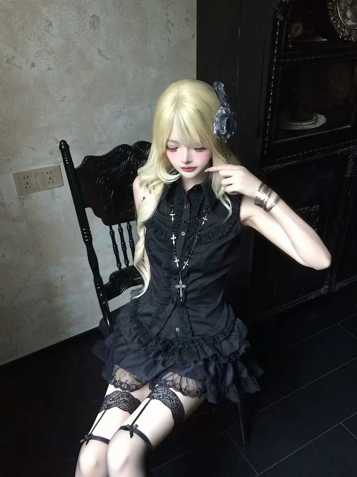 GOTHIC FRILL SLEEVELESS BLOUSE / LG1670