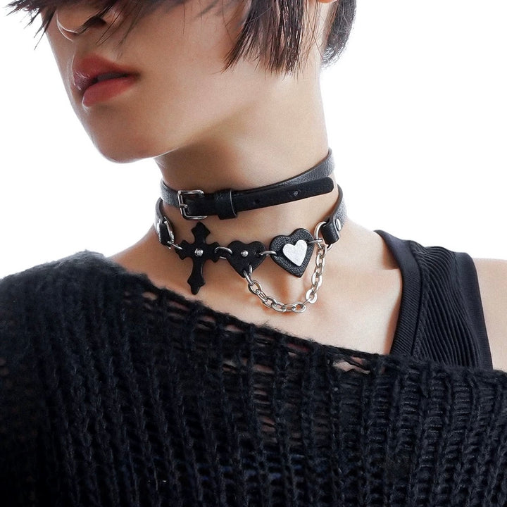 Dark cross love heart rivet choker / A1108