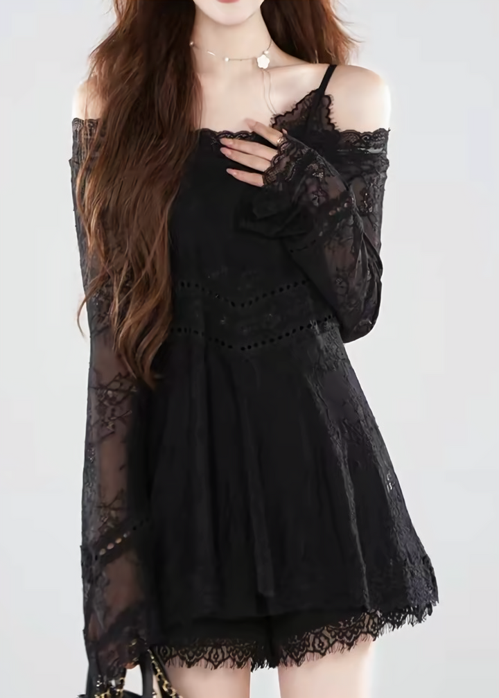 GOTHIC LACE OFF-SHOULDER TOP / LG1643