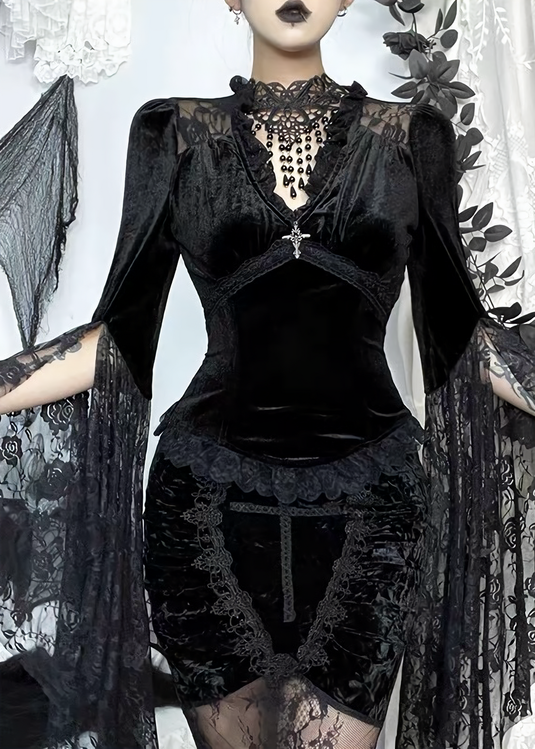 CROSS CHARM LACE BELL SLEEVE TOP / LG1734