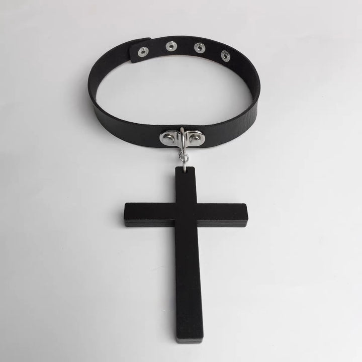 GOTHIC WOODEN CROSS CHOKER / A1158