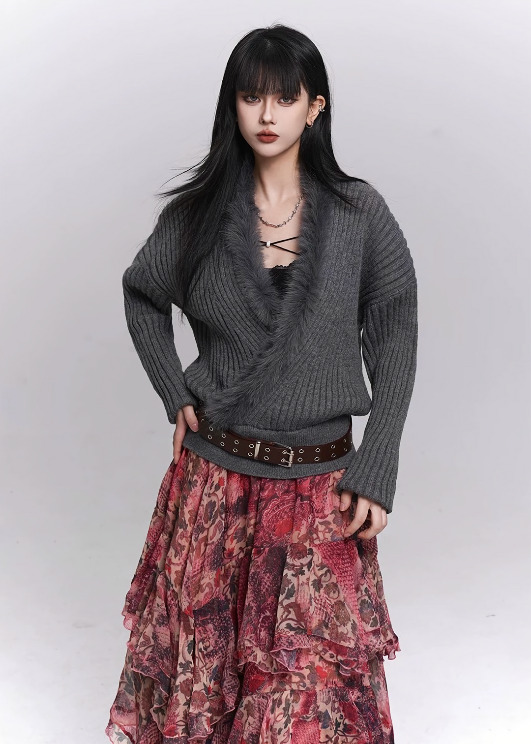 SOFT FUR TRIM V-NECK KNIT SWEATER / LG1500