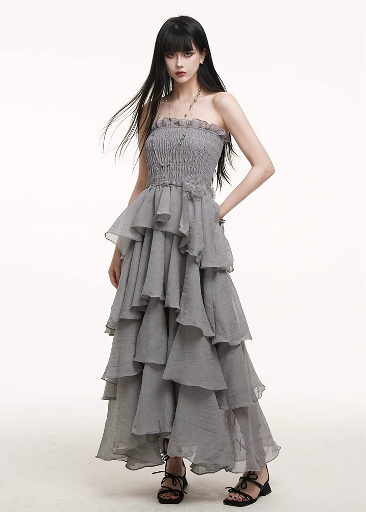 Shirred tiered dress / lg1255_e4r