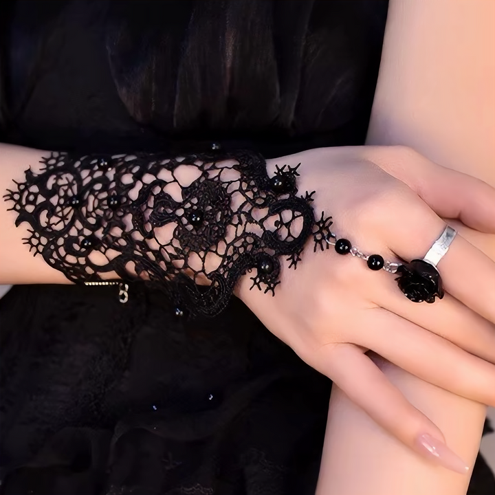 GOTHIC LACE HAND HARNESS / V1177