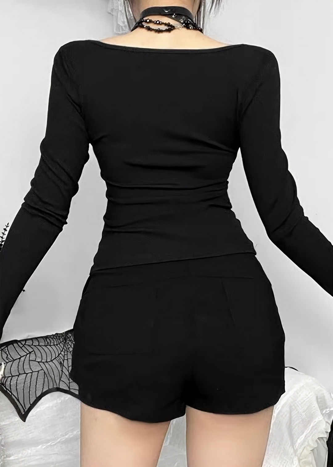 STUDDED V-NECK TOP &amp; BUCKLE SKORT / LG1714
