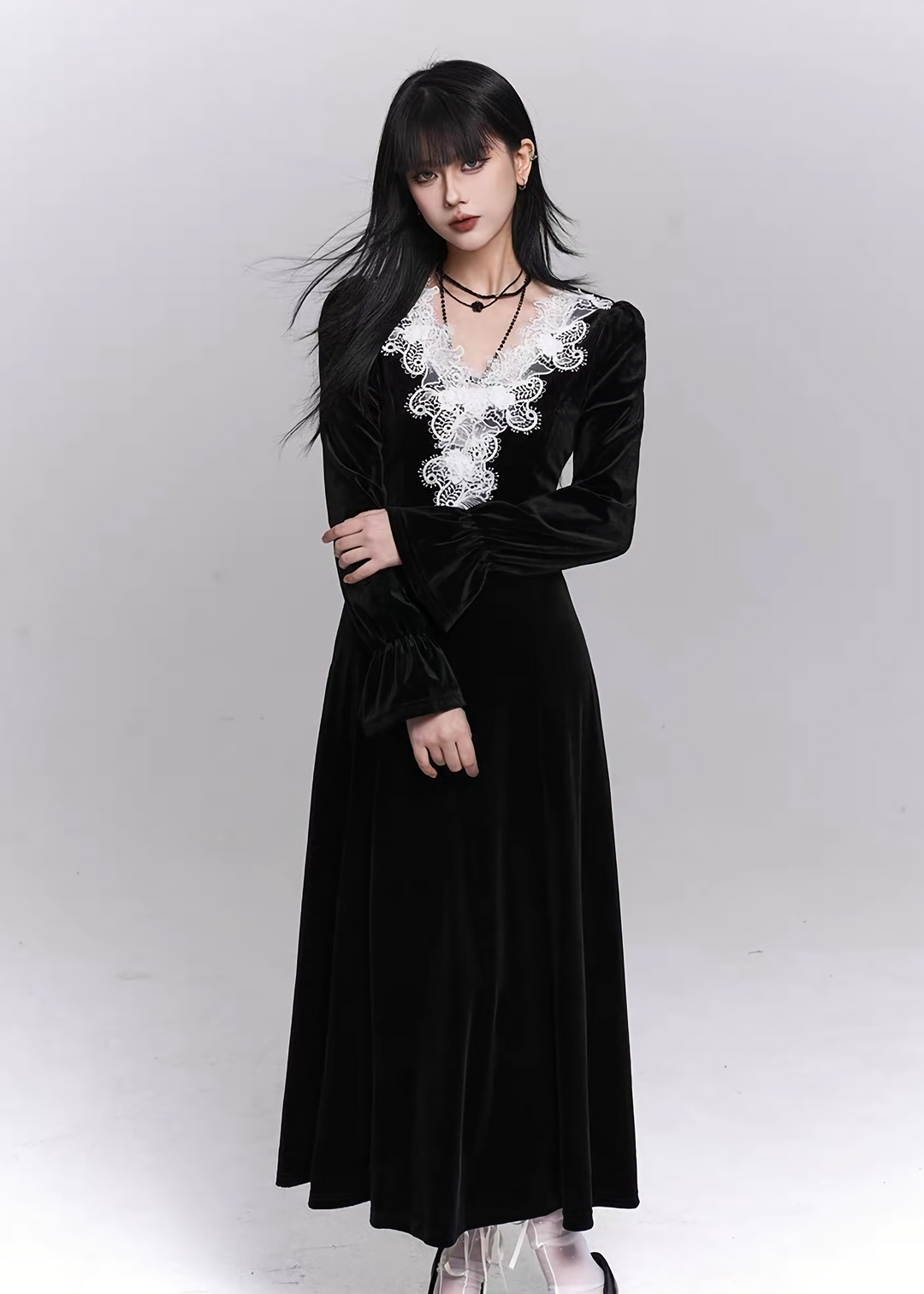 VELVET LACE V-NECK LONG DRESS / LG1505
