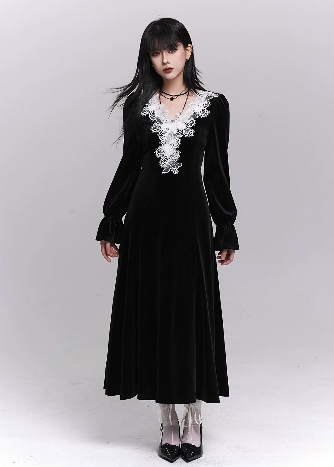 VELVET LACE V-NECK LONG DRESS / LG1505