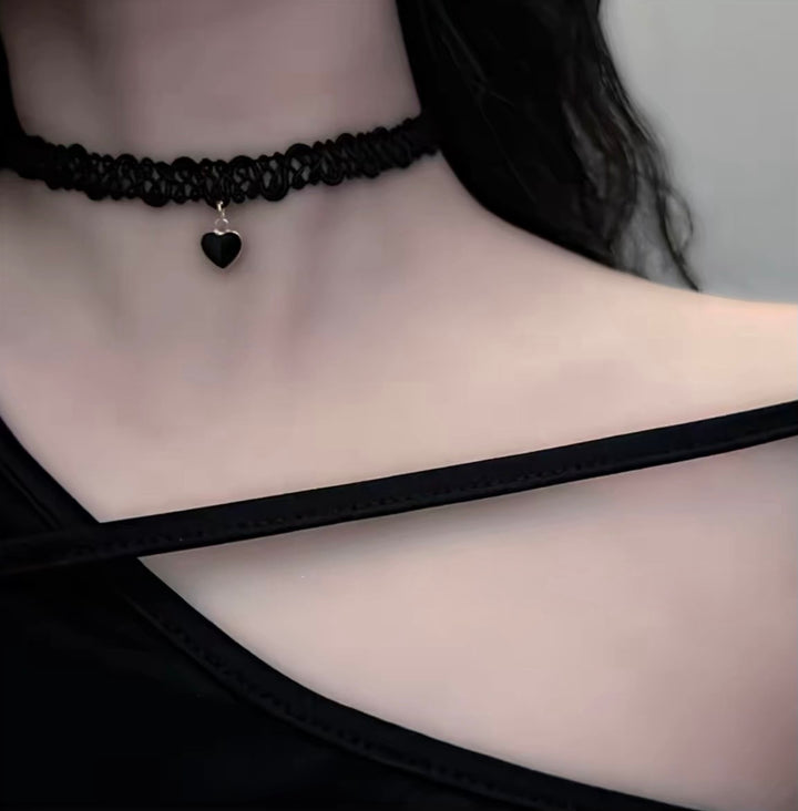 DARK HEART LACE CHOKER / A1159