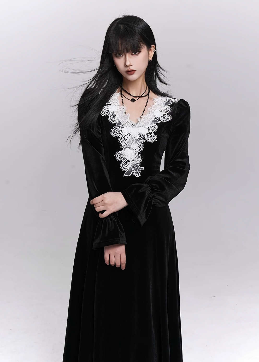 VELVET LACE V-NECK LONG DRESS / LG1505