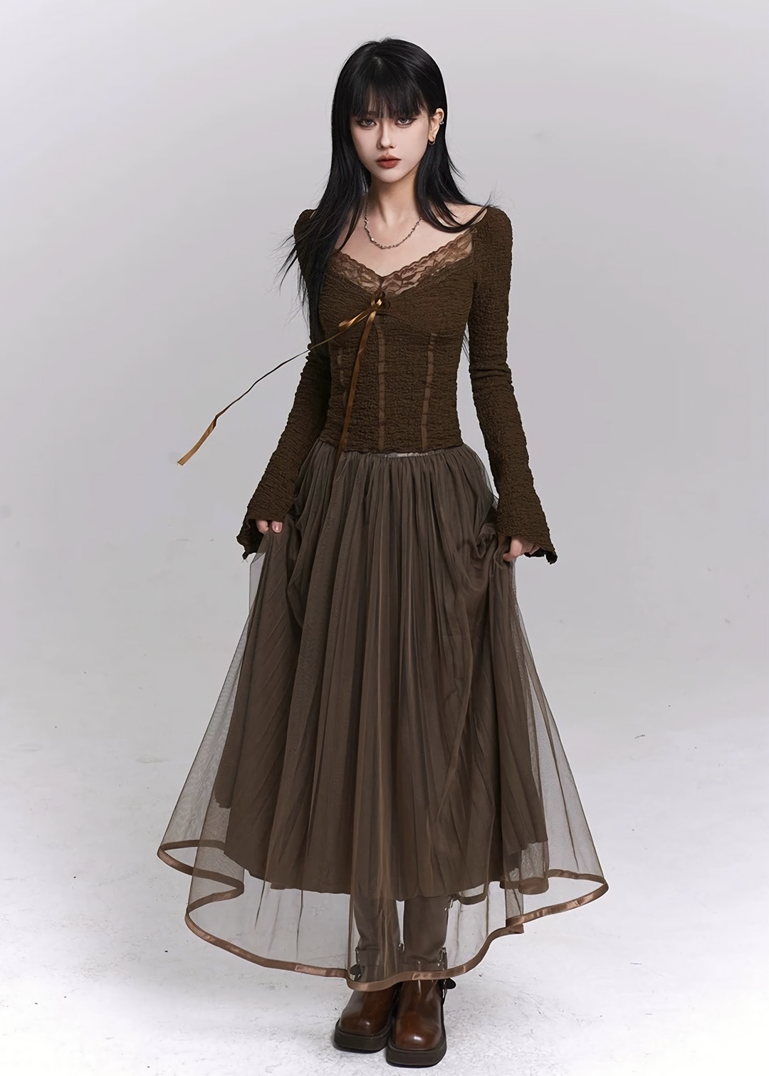 Lace V-Neck Bell Sleeve Top / LG1510