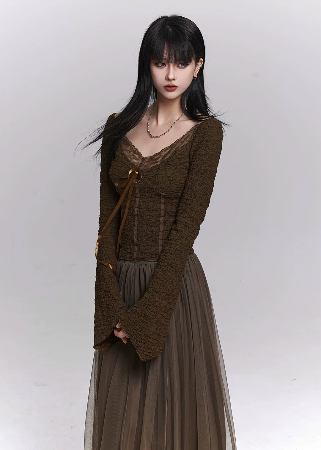 Lace V-Neck Bell Sleeve Top / LG1510