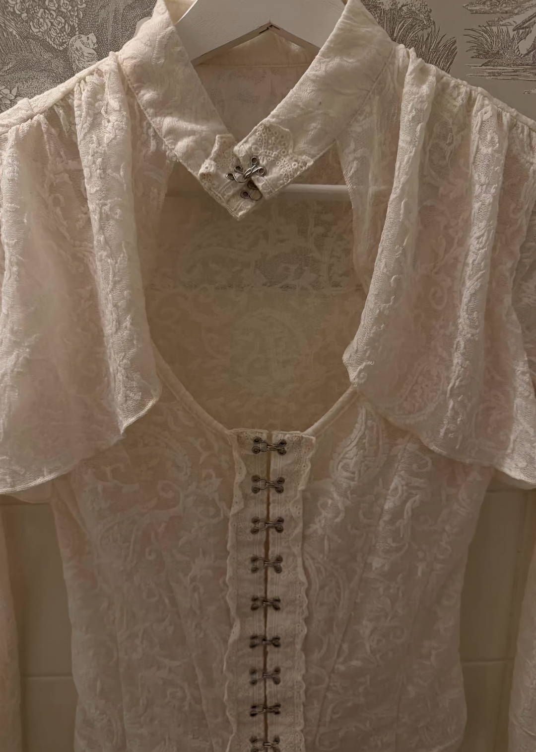 HOOK-EYE JACQUARD LACE TOP / LG1742