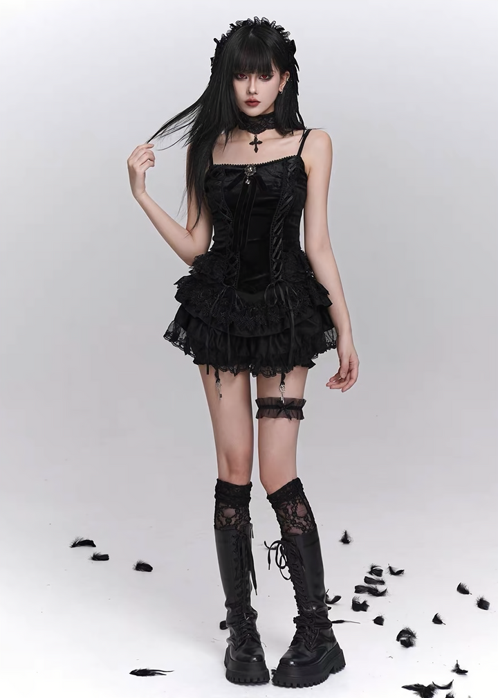 Gothic Lace Camisole &amp;amp; Frill Skirt Set + Flare Sleeve Cardigan / LG1404