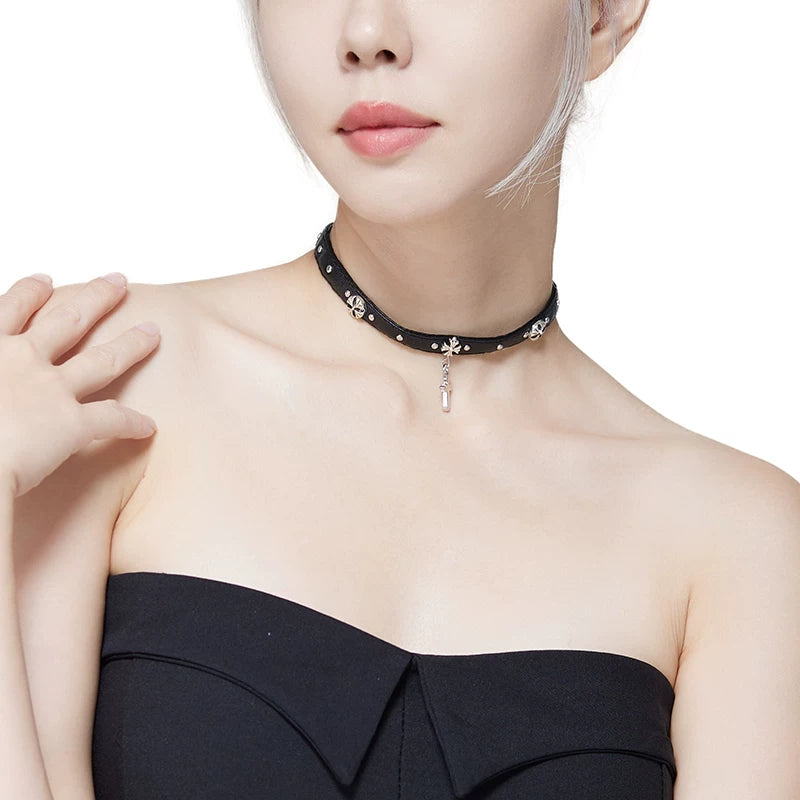 CROSS CHARM LEATHER CHOKER / A1157
