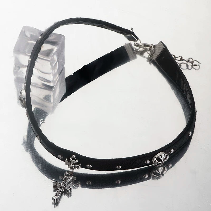 CROSS CHARM LEATHER CHOKER / A1157
